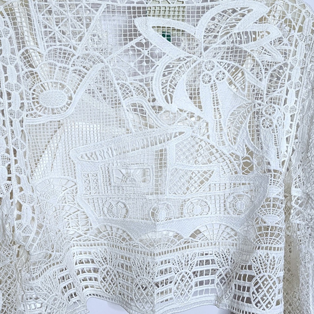 Listing for @susieq557 FARM Rio Off White Guipure Crop Top Blouse Sz. XS - Picture 3 of 16